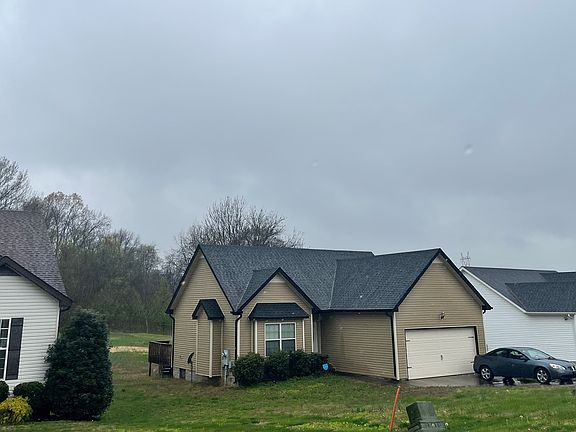 3rd image of 536 Tracy Ln