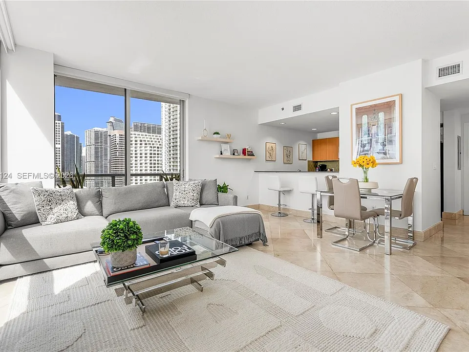 1060 Brickell Ave #2117