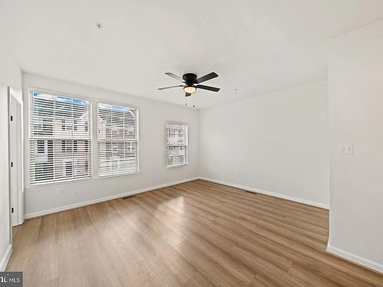 6408 Walcott Ln — Photo 5