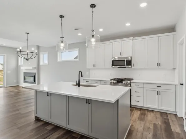 10965 37th St N, Lake Elmo, MN 55042