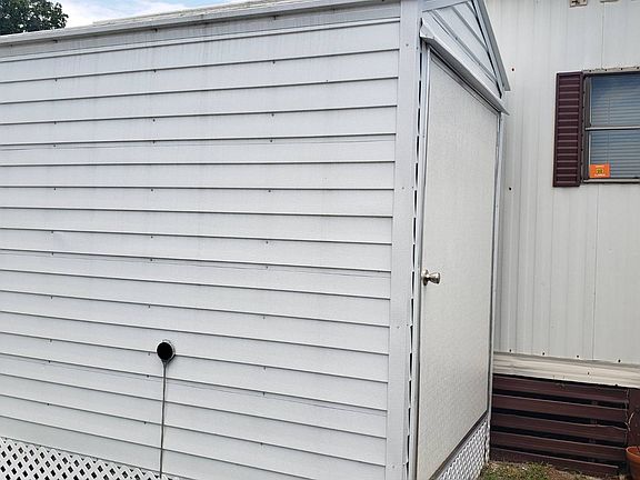 4th image of 36033 Emeralda Ave #F-2