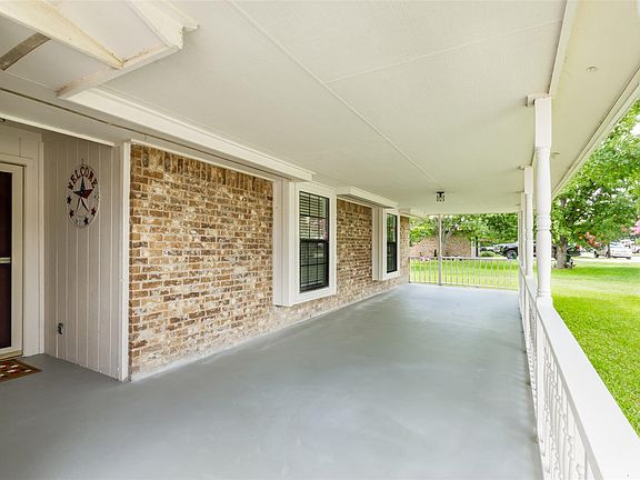 4th image of 1237 Oleander Dr
