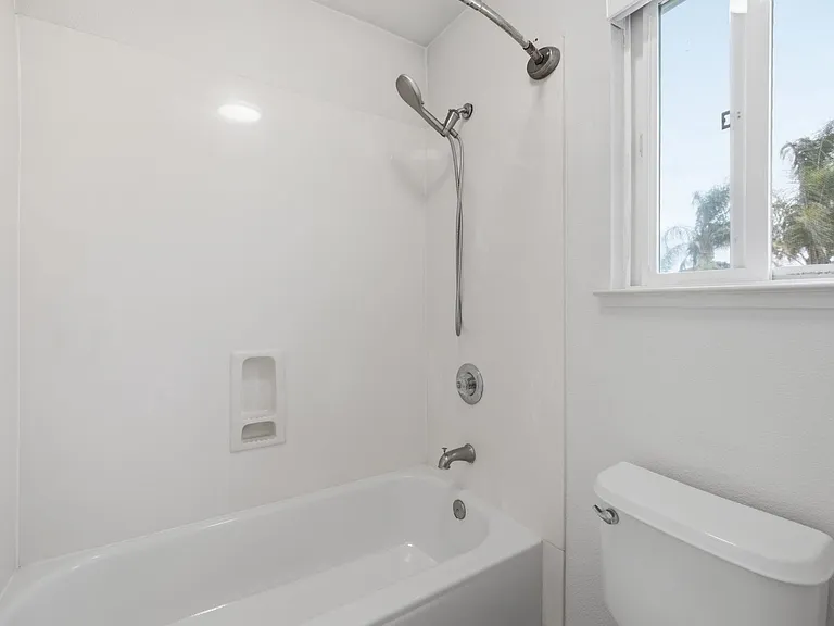722 Summer Ln — Photo 13