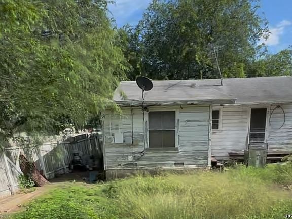 2nd image of 1359 W Kings Hwy