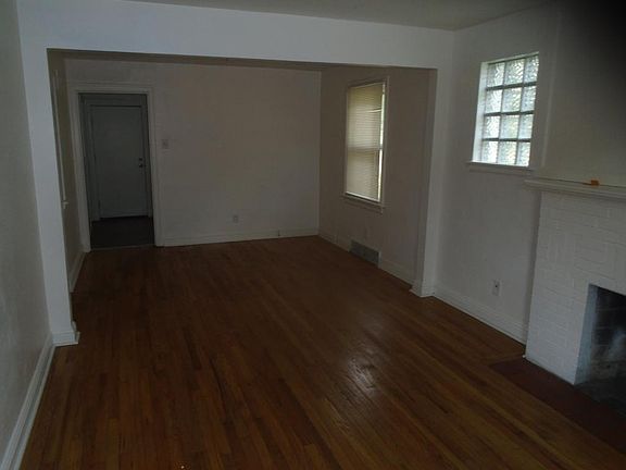 4th image of 300 Henquin Dr