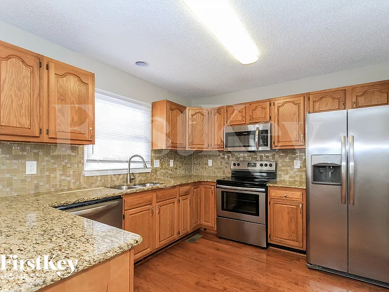 3110 Glenshire Dr — Photo 7