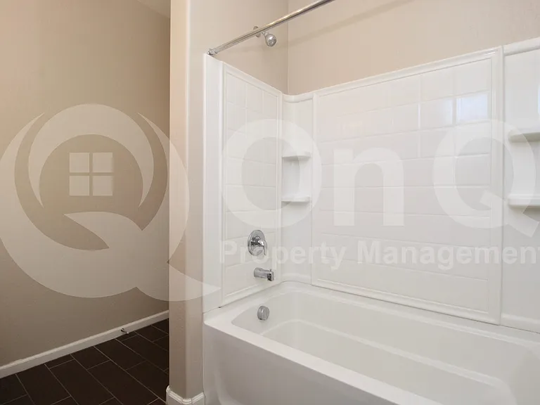 867 E Aberdeen Dr — Photo 20