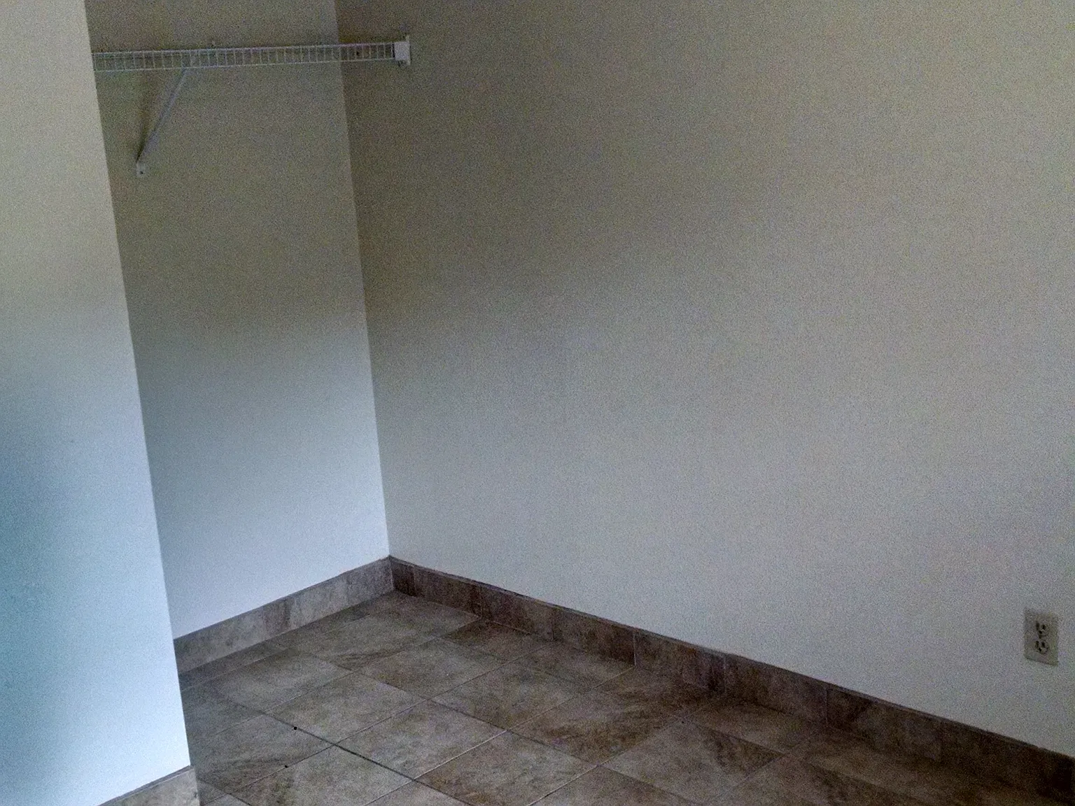2 bed, 750 sqft, $750 — Photo 2