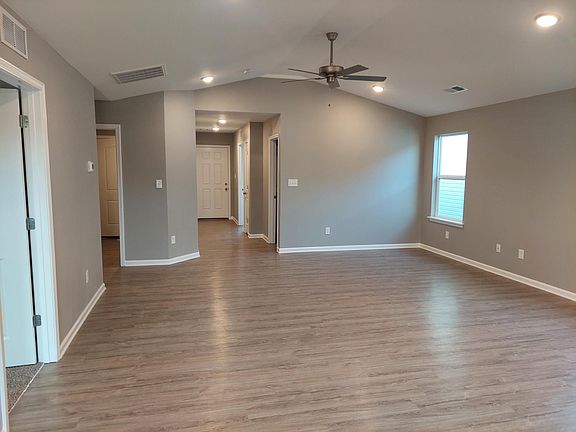 4th image of 2368 Huntly Pl