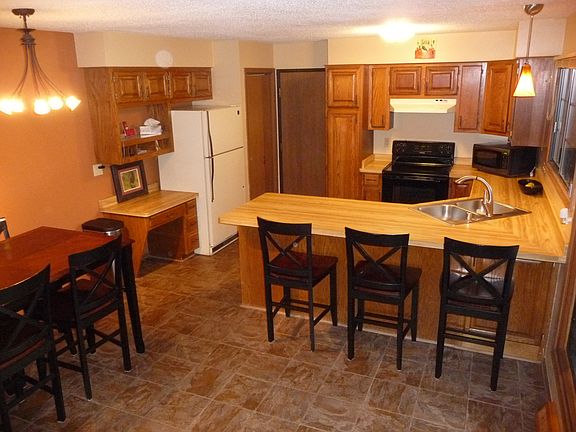 3rd image of 8185 S Forest Hills Cir