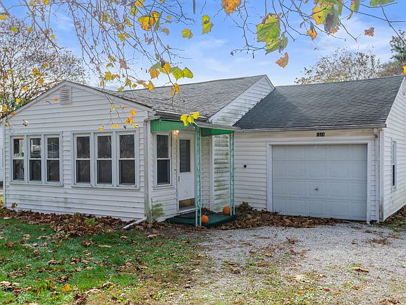 2nd image of 1515 Whittier Ln