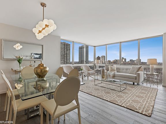 2nd image of 1555 N Dearborn Pkwy #17DE
