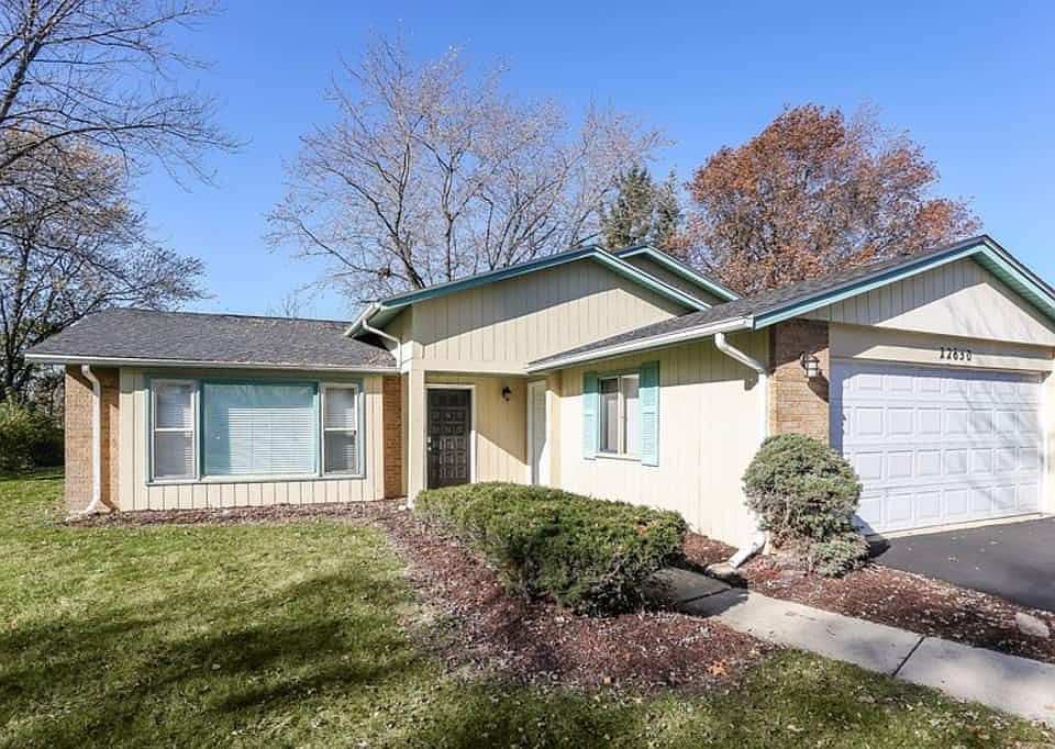 1st image of 22650 Lakeshore Dr