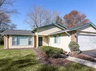 22650 Lakeshore Dr, Richton Park, IL 60471