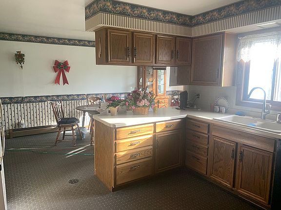 5th image of 421 Brotherhood Ln