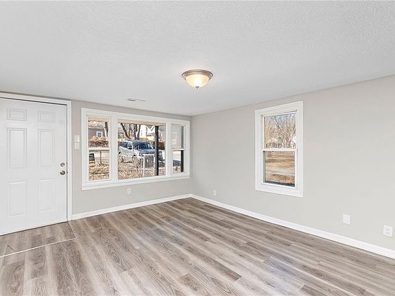 4th image of 1315 S Pope Ave