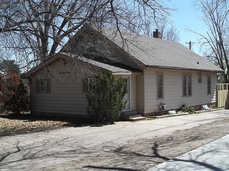 1301 Bell St Beatrice NE 68310 Zillow