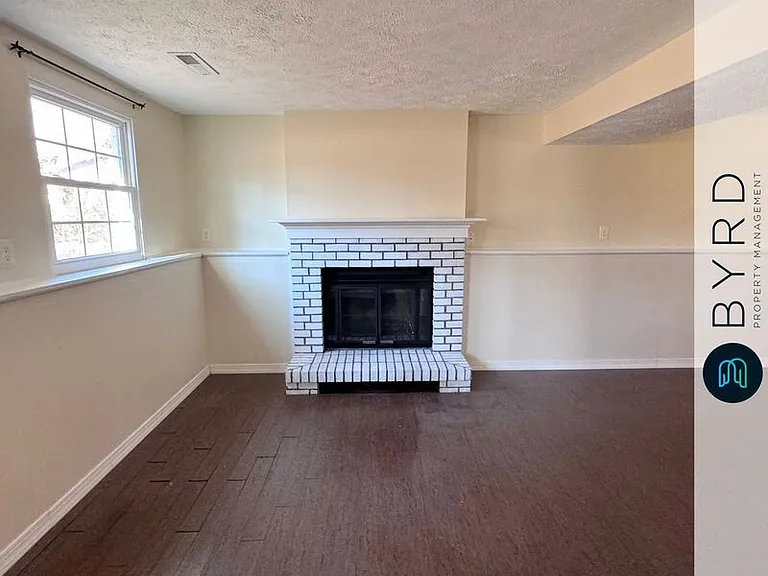 2411 Carriage Creek Rd — Photo 12