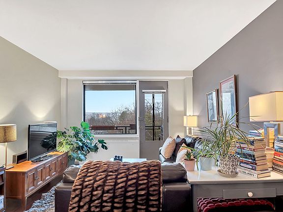 2nd image of 4901 Henry Hudson Pkwy W APT 9C