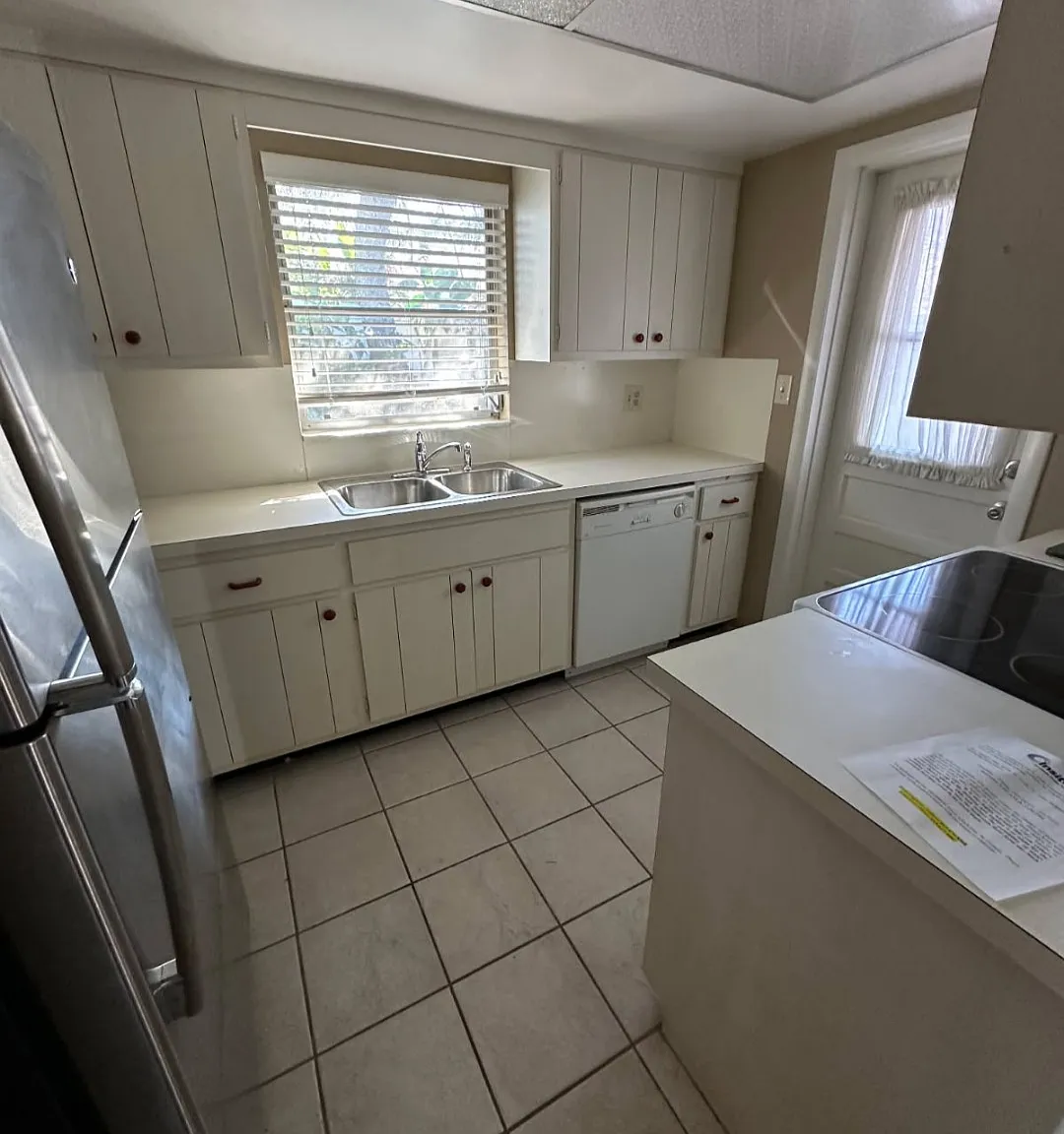 489 Jewell Ct — Photo 1