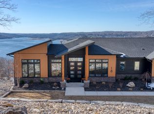 18 The Pointe Dr, Holiday Island, AR 72631