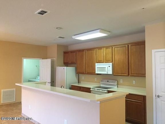 2nd image of 13364 Beach Blvd Unit 810
