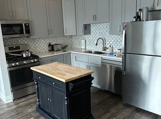 1212 W Grand Ave #101, Chicago, IL 60642
