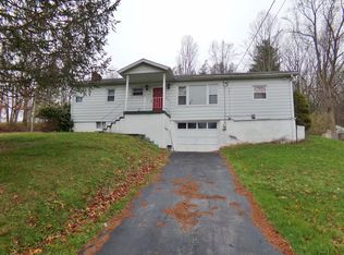 3742 Sandlick Rd, Bluefield, WV 24701
