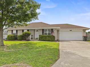 111 Spruce Ave, Clever, MO 65631