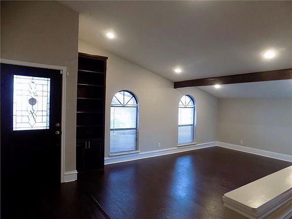 3rd image of 804 Acadia Dr