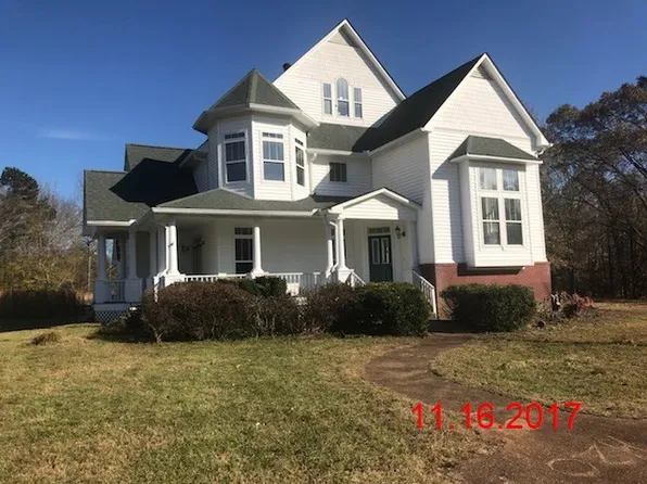 1350 Deanburg Rd, Pinson, TN 38340