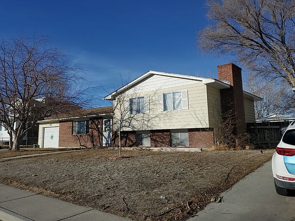 2nd image of 215 Elm St