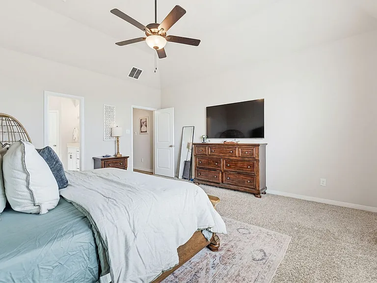 1761 Spence St — Photo 17
