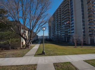 17-19 215th St #TOWNHOUSE, Bayside, NY 11360