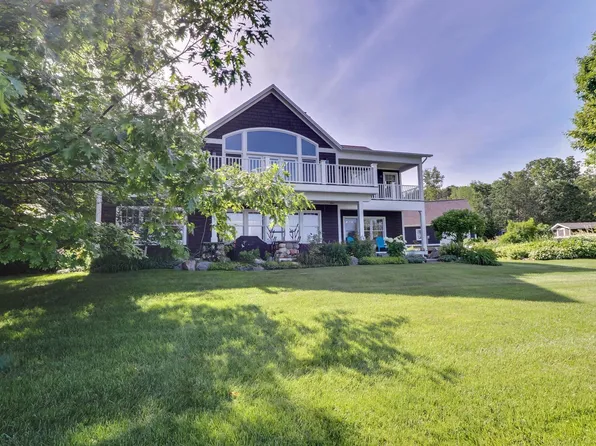 1316 N Sandy Shrs, East Jordan, MI 49727