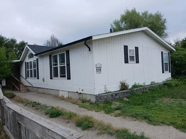 1122 Avenue R, Scottsbluff, NE 69361