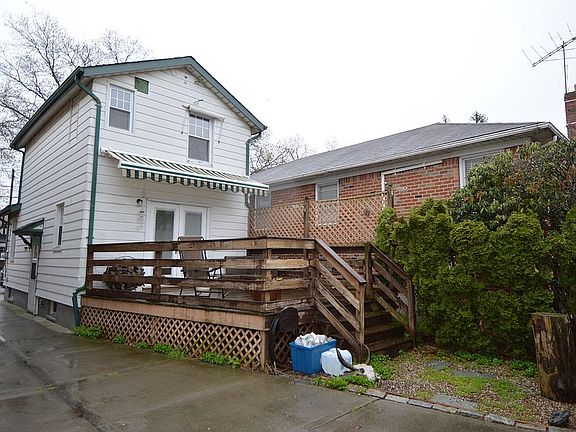 3rd image of 134 Hawthorne Ave