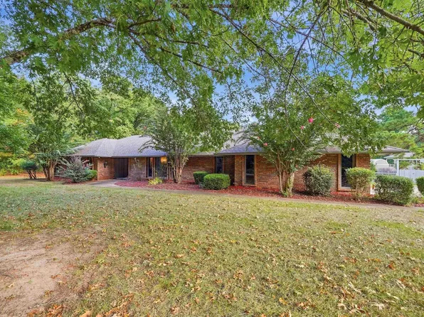 1414 Country Club Rd, Arkadelphia, AR 71923