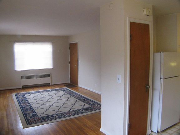 4th image of 2748 Atlantic Ave APT 1
