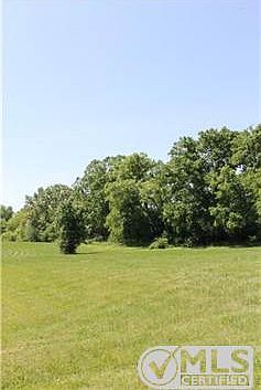 5th image of 604 Hidden Acres Dr