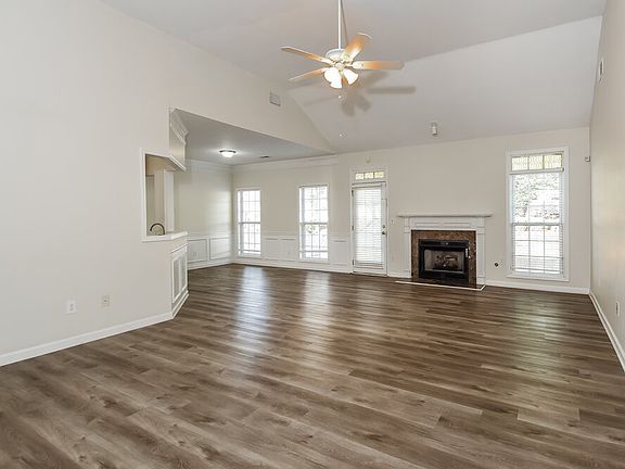 5th image of 747 Edgeley Ln