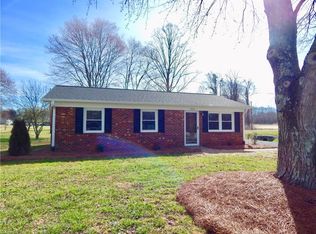 1103 Hickory Tree Ln, King, NC 27021