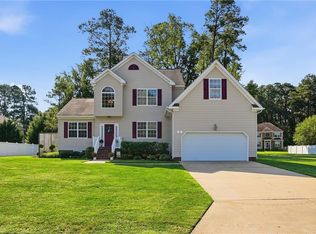3 Volunteer Trl, Poquoson, VA 23662