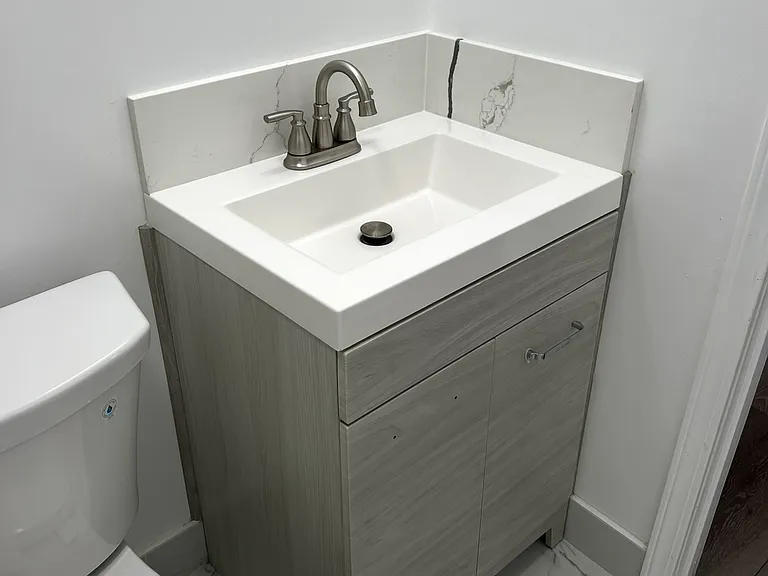 2534 K Ave #1/2 — Photo 5