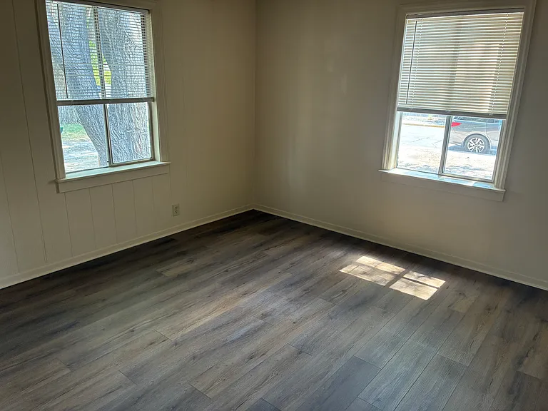 222 E Park St — Photo 11