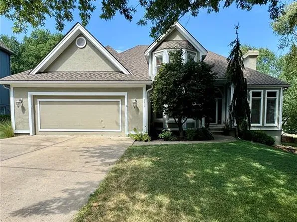 5512 Meadow Lk, Kansas City, MO 64152