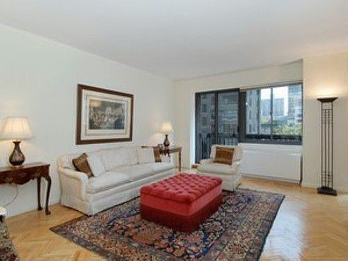 4th image of 350 E 72nd St APT 8B