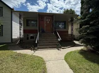 9841 85th Ave NW #1A, Edmonton, AB T6E 2J5