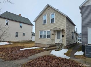 326 N 14th St, Escanaba, MI 49829