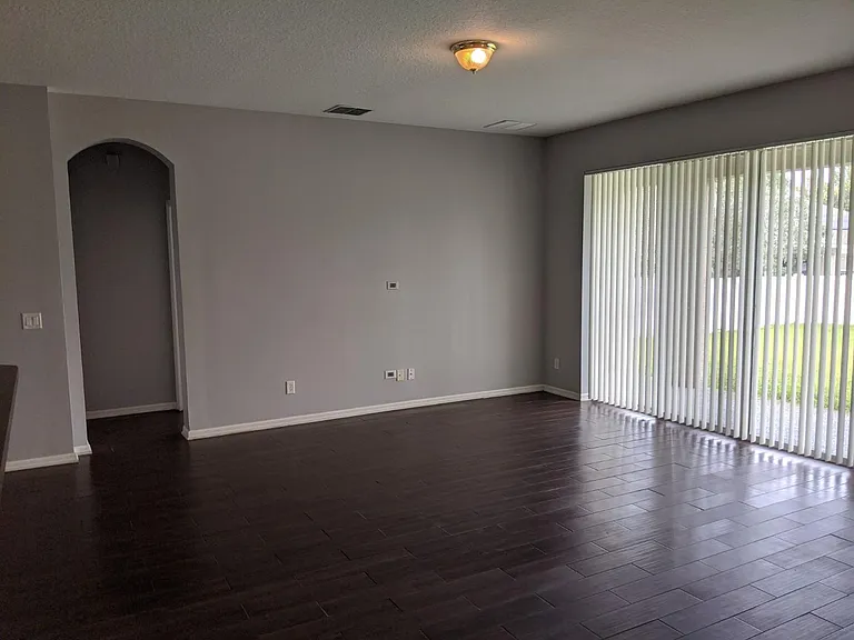 750 Lake Cove Pointe Cir — Photo 13
